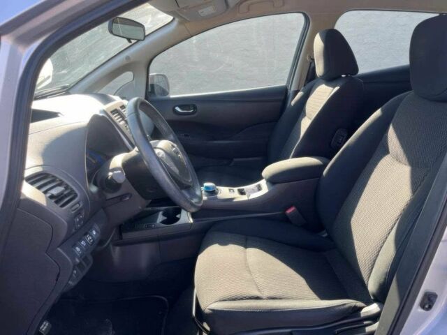 Серый Ниссан Лиф, объемом двигателя 0 л и пробегом 79 тыс. км за 4700 $, фото 8 на Automoto.ua