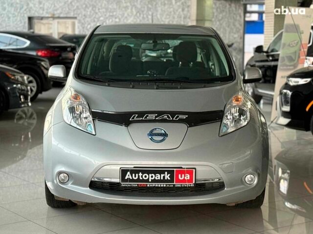 Сірий Ніссан Ліф, об'ємом двигуна 0 л та пробігом 112 тис. км за 8390 $, фото 1 на Automoto.ua
