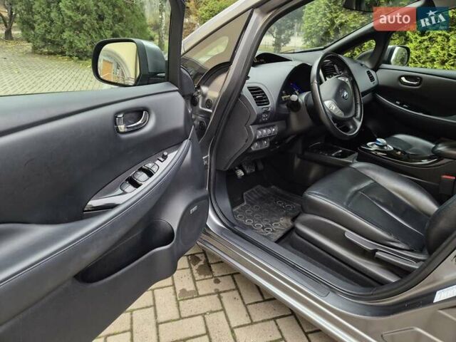 Сірий Ніссан Ліф, об'ємом двигуна 0 л та пробігом 102 тис. км за 7400 $, фото 13 на Automoto.ua