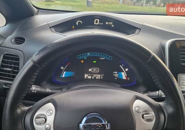 Серый Ниссан Лиф, объемом двигателя 0 л и пробегом 137 тыс. км за 7000 $, фото 17 на Automoto.ua