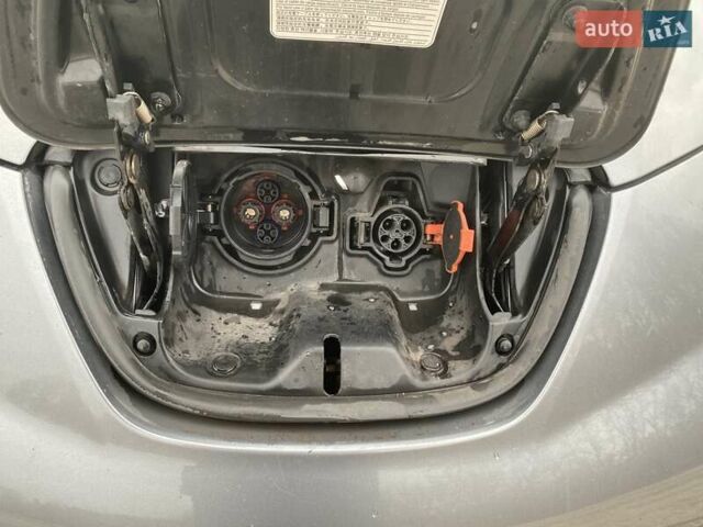 Серый Ниссан Лиф, объемом двигателя 0 л и пробегом 151 тыс. км за 5900 $, фото 47 на Automoto.ua
