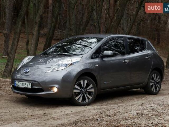 Серый Ниссан Лиф, объемом двигателя 0 л и пробегом 151 тыс. км за 7300 $, фото 16 на Automoto.ua