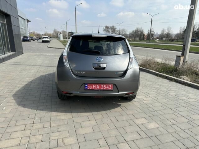 Сірий Ніссан Ліф, об'ємом двигуна 0 л та пробігом 76 тис. км за 8000 $, фото 3 на Automoto.ua