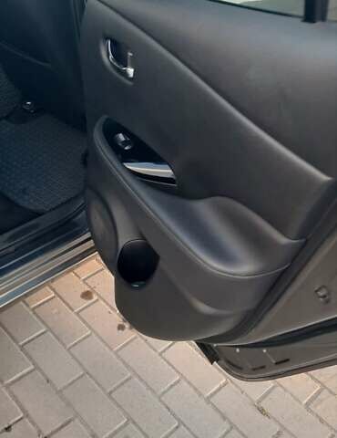 Сірий Ніссан Ліф, об'ємом двигуна 0 л та пробігом 93 тис. км за 8400 $, фото 16 на Automoto.ua