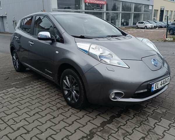 Серый Ниссан Лиф, объемом двигателя 0 л и пробегом 100 тыс. км за 6450 $, фото 12 на Automoto.ua