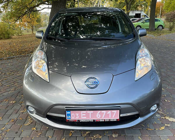 Серый Ниссан Лиф, объемом двигателя 0 л и пробегом 87 тыс. км за 7500 $, фото 1 на Automoto.ua