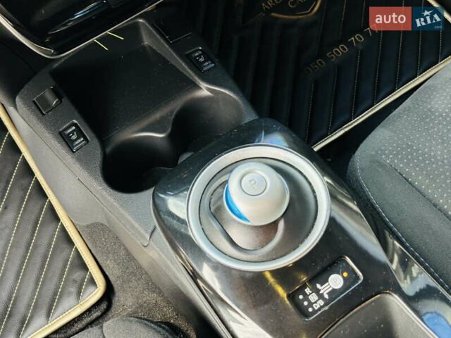 Серый Ниссан Лиф, объемом двигателя 0 л и пробегом 67 тыс. км за 8500 $, фото 33 на Automoto.ua