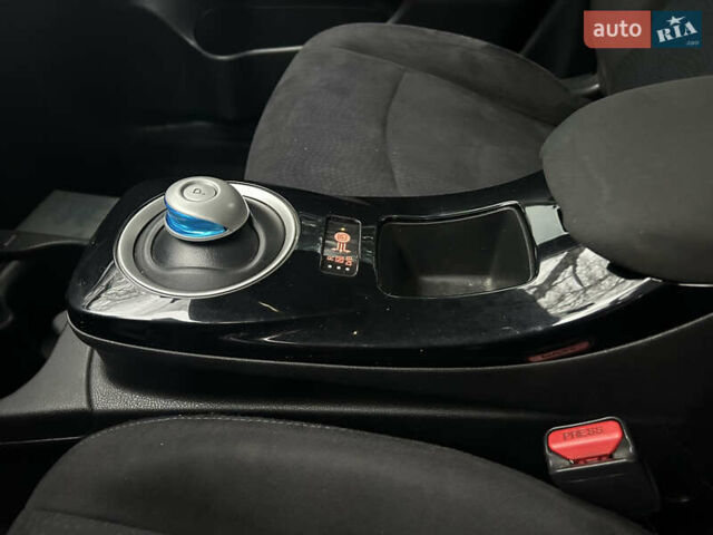 Сірий Ніссан Ліф, об'ємом двигуна 0 л та пробігом 111 тис. км за 8100 $, фото 8 на Automoto.ua
