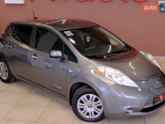 Сірий Ніссан Ліф, об'ємом двигуна 0 л та пробігом 162 тис. км за 7300 $, фото 5 на Automoto.ua