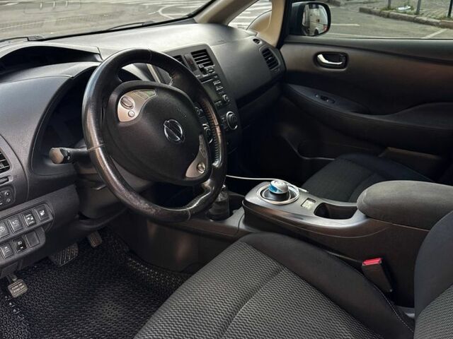 Сірий Ніссан Ліф, об'ємом двигуна 0 л та пробігом 162 тис. км за 6200 $, фото 2 на Automoto.ua