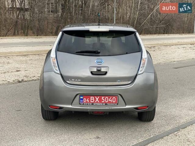 Серый Ниссан Лиф, объемом двигателя 0 л и пробегом 151 тыс. км за 5900 $, фото 4 на Automoto.ua