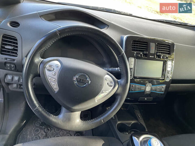 Серый Ниссан Лиф, объемом двигателя 0 л и пробегом 87 тыс. км за 7500 $, фото 10 на Automoto.ua