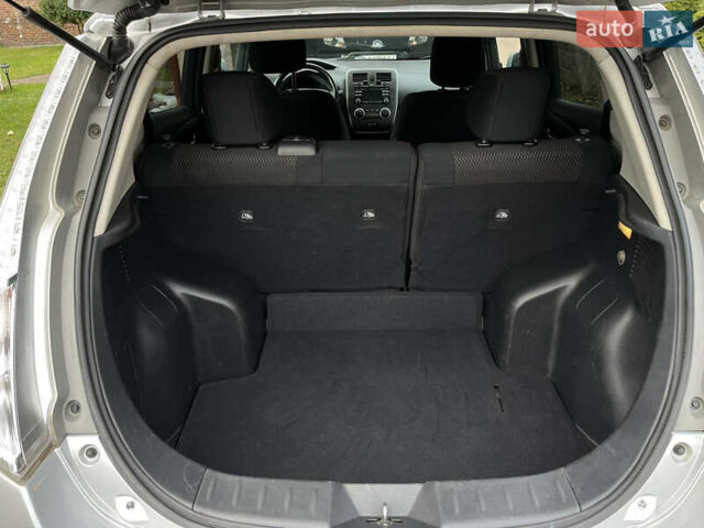 Серый Ниссан Лиф, объемом двигателя 0 л и пробегом 147 тыс. км за 7350 $, фото 14 на Automoto.ua