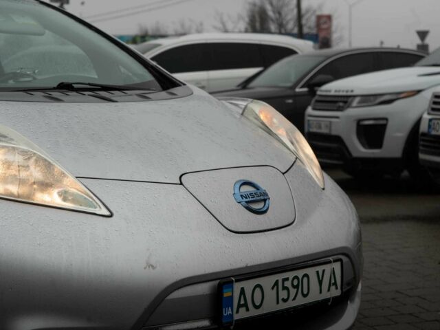 Серый Ниссан Лиф, объемом двигателя 0 л и пробегом 174 тыс. км за 5800 $, фото 13 на Automoto.ua