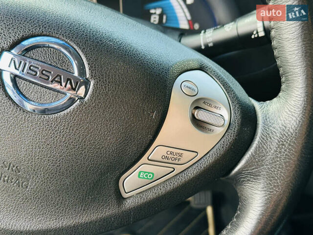 Серый Ниссан Лиф, объемом двигателя 0 л и пробегом 67 тыс. км за 8500 $, фото 29 на Automoto.ua