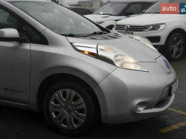 Сірий Ніссан Ліф, об'ємом двигуна 0 л та пробігом 173 тис. км за 6000 $, фото 11 на Automoto.ua