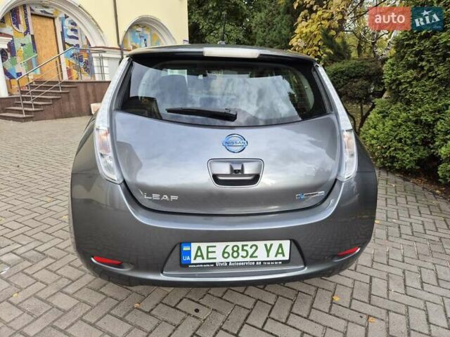 Сірий Ніссан Ліф, об'ємом двигуна 0 л та пробігом 92 тис. км за 7300 $, фото 8 на Automoto.ua