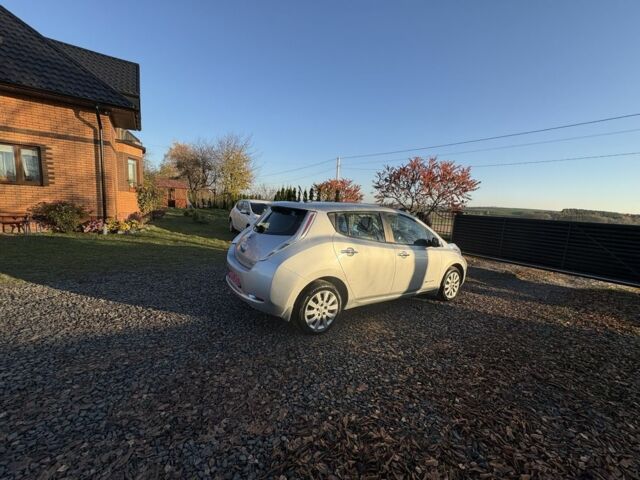 Серый Ниссан Лиф, объемом двигателя 0 л и пробегом 128 тыс. км за 6500 $, фото 12 на Automoto.ua