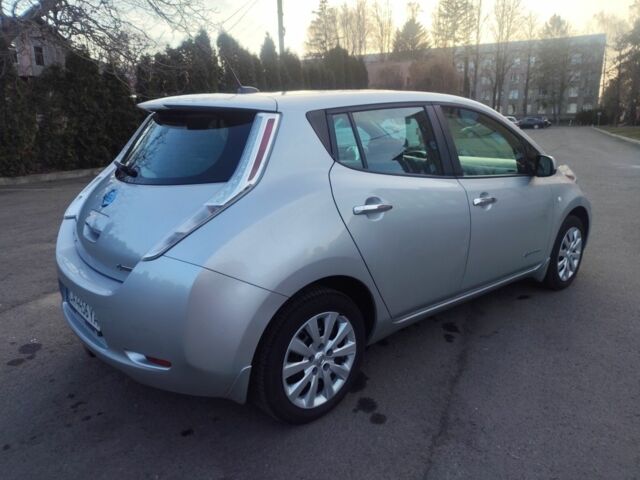 Серый Ниссан Лиф, объемом двигателя 0 л и пробегом 140 тыс. км за 7499 $, фото 4 на Automoto.ua