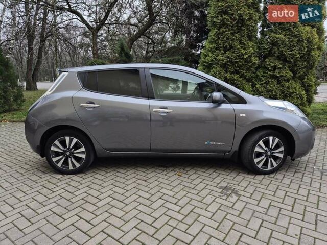 Сірий Ніссан Ліф, об'ємом двигуна 0 л та пробігом 102 тис. км за 7400 $, фото 6 на Automoto.ua