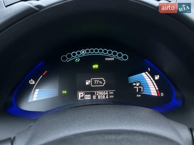 Серый Ниссан Лиф, объемом двигателя 0 л и пробегом 130 тыс. км за 5400 $, фото 16 на Automoto.ua