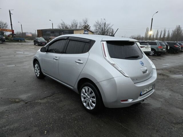 Серый Ниссан Лиф, объемом двигателя 0 л и пробегом 103 тыс. км за 6999 $, фото 6 на Automoto.ua