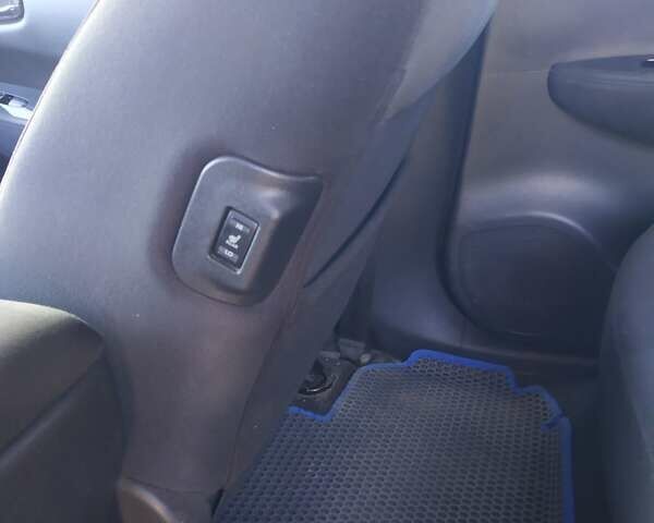 Серый Ниссан Лиф, объемом двигателя 0 л и пробегом 156 тыс. км за 7999 $, фото 11 на Automoto.ua