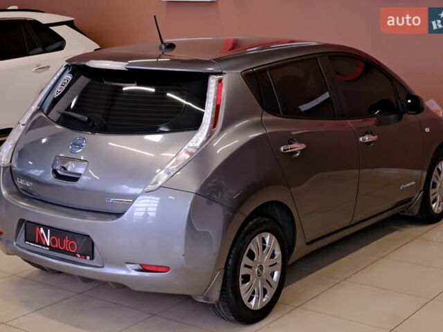 Сірий Ніссан Ліф, об'ємом двигуна 0 л та пробігом 162 тис. км за 7300 $, фото 13 на Automoto.ua