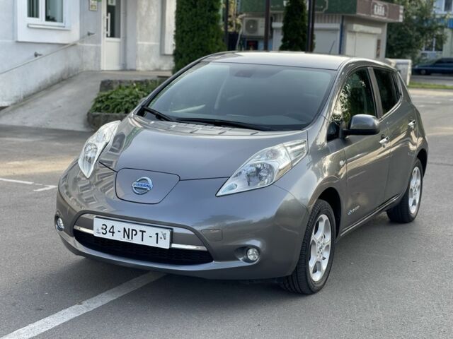Серый Ниссан Лиф, объемом двигателя 0 л и пробегом 100 тыс. км за 6500 $, фото 2 на Automoto.ua