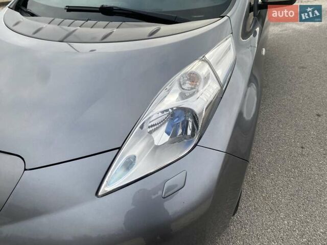 Серый Ниссан Лиф, объемом двигателя 0 л и пробегом 151 тыс. км за 5900 $, фото 7 на Automoto.ua
