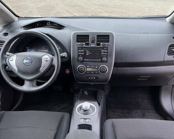 Серый Ниссан Лиф, объемом двигателя 0 л и пробегом 105 тыс. км за 11900 $, фото 15 на Automoto.ua