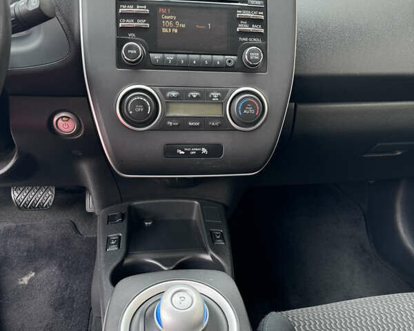 Серый Ниссан Лиф, объемом двигателя 0 л и пробегом 117 тыс. км за 6500 $, фото 13 на Automoto.ua