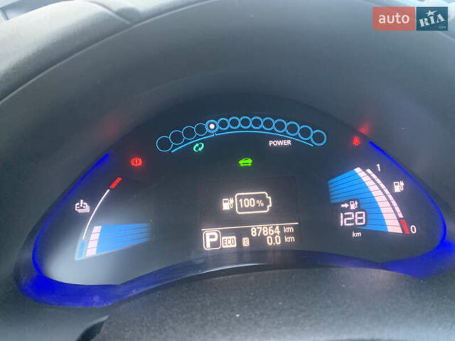 Серый Ниссан Лиф, объемом двигателя 0 л и пробегом 87 тыс. км за 7500 $, фото 12 на Automoto.ua