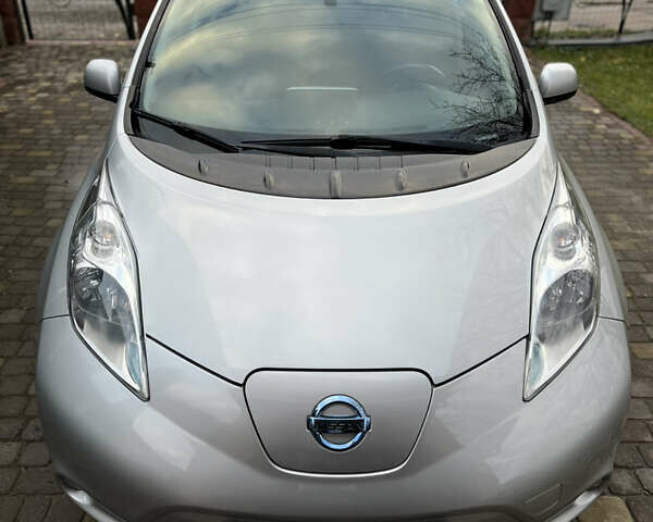 Серый Ниссан Лиф, объемом двигателя 0 л и пробегом 147 тыс. км за 7350 $, фото 3 на Automoto.ua