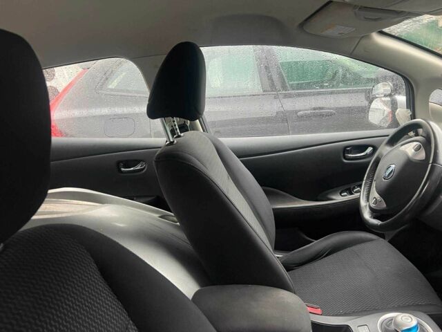 Серый Ниссан Лиф, объемом двигателя 0 л и пробегом 100 тыс. км за 2981 $, фото 5 на Automoto.ua