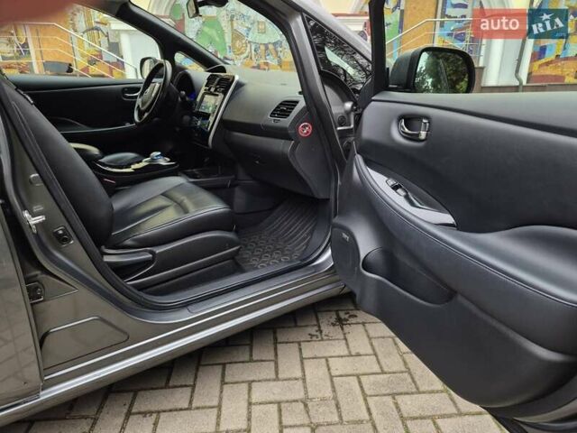 Сірий Ніссан Ліф, об'ємом двигуна 0 л та пробігом 102 тис. км за 7400 $, фото 14 на Automoto.ua