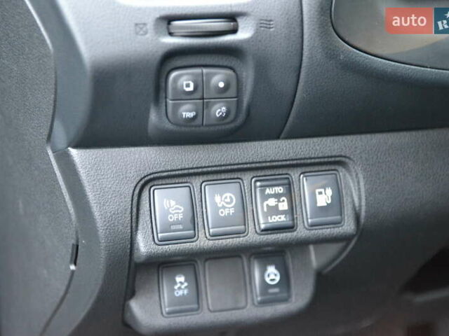 Серый Ниссан Лиф, объемом двигателя 0 л и пробегом 127 тыс. км за 6999 $, фото 26 на Automoto.ua