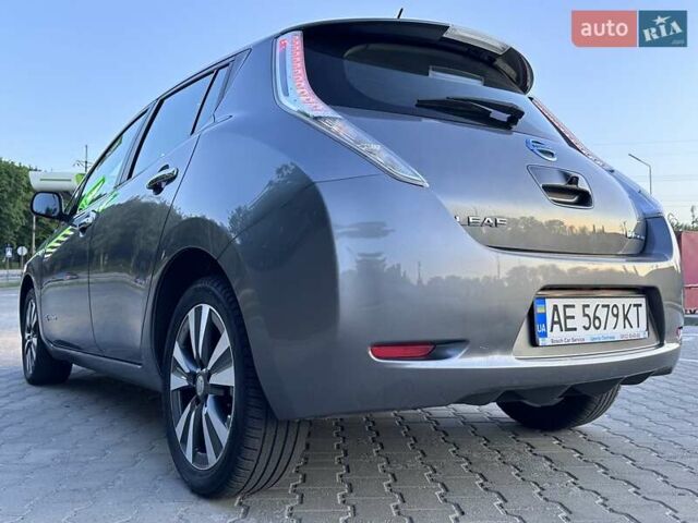 Сірий Ніссан Ліф, об'ємом двигуна 0 л та пробігом 132 тис. км за 7200 $, фото 16 на Automoto.ua