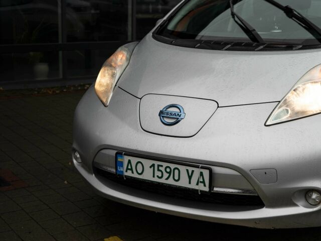 Серый Ниссан Лиф, объемом двигателя 0 л и пробегом 174 тыс. км за 5800 $, фото 1 на Automoto.ua