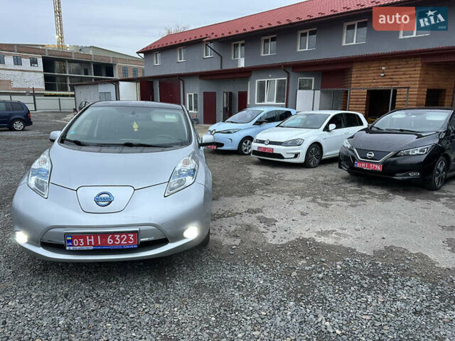 Серый Ниссан Лиф, объемом двигателя 0 л и пробегом 130 тыс. км за 5400 $, фото 8 на Automoto.ua