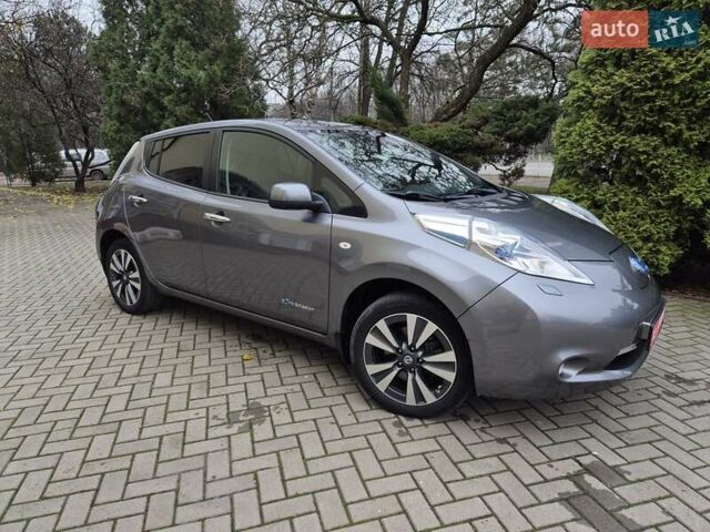 Сірий Ніссан Ліф, об'ємом двигуна 0 л та пробігом 102 тис. км за 7400 $, фото 5 на Automoto.ua