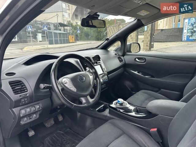Серый Ниссан Лиф, объемом двигателя 0 л и пробегом 126 тыс. км за 7450 $, фото 13 на Automoto.ua