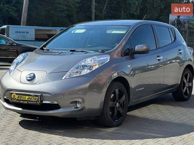 Серый Ниссан Лиф, объемом двигателя 0 л и пробегом 166 тыс. км за 12800 $, фото 2 на Automoto.ua