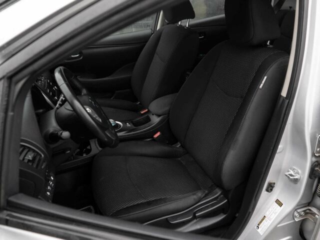 Серый Ниссан Лиф, объемом двигателя 0 л и пробегом 174 тыс. км за 5800 $, фото 19 на Automoto.ua