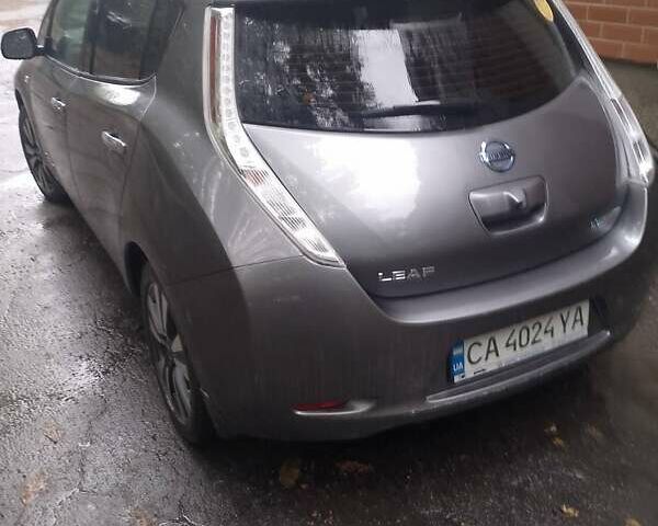 Сірий Ніссан Ліф, об'ємом двигуна 0 л та пробігом 150 тис. км за 7200 $, фото 2 на Automoto.ua