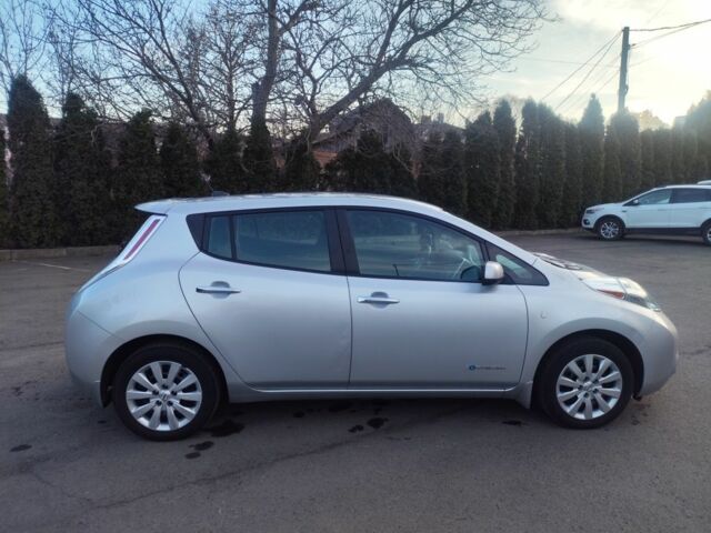 Серый Ниссан Лиф, объемом двигателя 0 л и пробегом 140 тыс. км за 7499 $, фото 3 на Automoto.ua