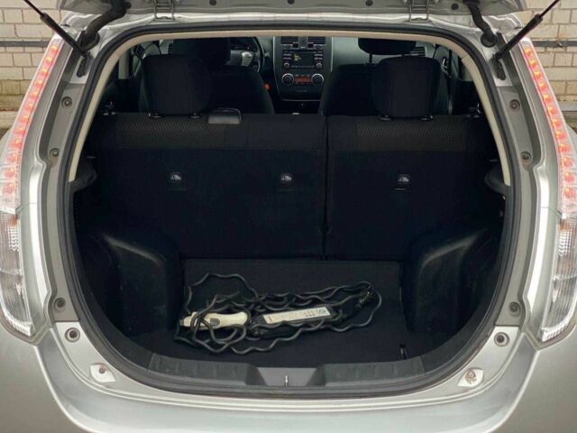 Серый Ниссан Лиф, объемом двигателя 0 л и пробегом 103 тыс. км за 5490 $, фото 22 на Automoto.ua