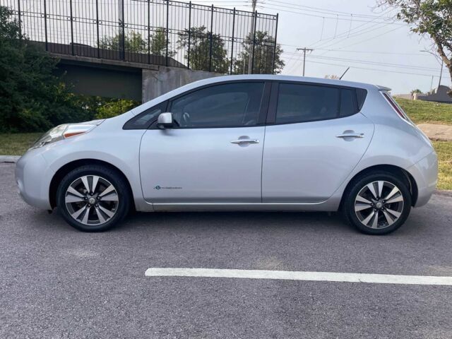 Серый Ниссан Лиф, объемом двигателя 0 л и пробегом 78 тыс. км за 2500 $, фото 3 на Automoto.ua