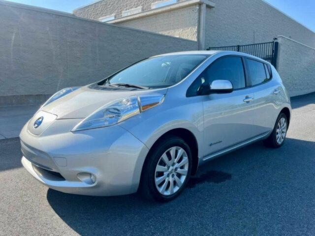 Серый Ниссан Лиф, объемом двигателя 0 л и пробегом 79 тыс. км за 4700 $, фото 1 на Automoto.ua