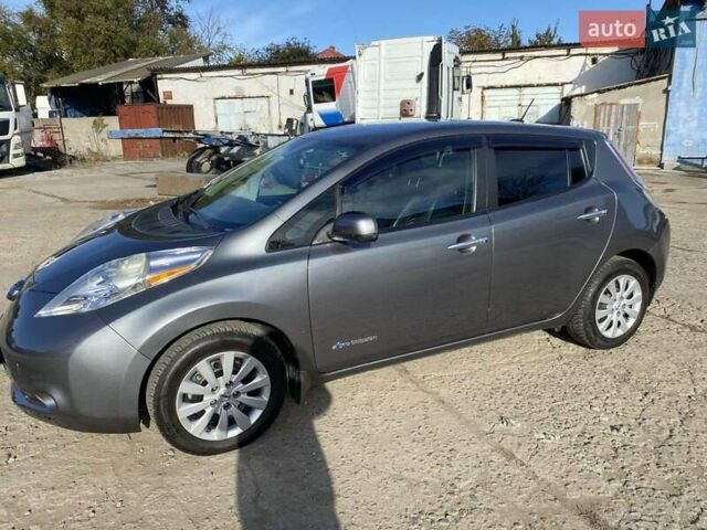 Сірий Ніссан Ліф, об'ємом двигуна 0 л та пробігом 131 тис. км за 7500 $, фото 5 на Automoto.ua